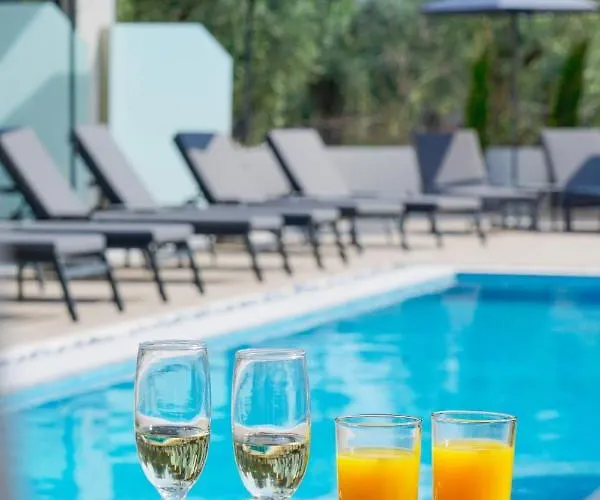 Hotel Daria Essence 4*