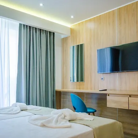 Daria Essence فندق لايميناس